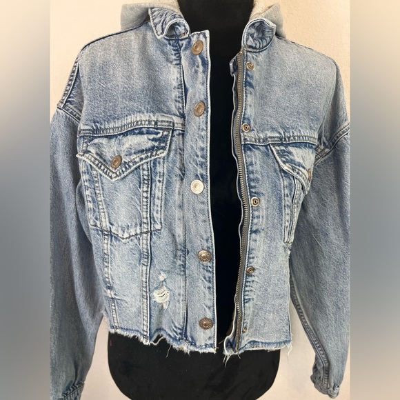 American Eagle Zipped up Distress Hoodie Denim Jackets Size: Medium - Picture 2 of 10